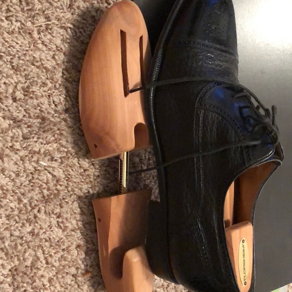 Men’s dress shoes